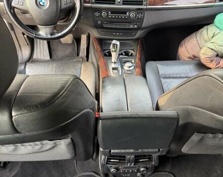 Серый БМВ Х5, объемом двигателя 3 л и пробегом 275 тыс. км за 10000 $, фото 6 на Automoto.ua