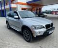 Серый БМВ Х5, объемом двигателя 3 л и пробегом 350 тыс. км за 9500 $, фото 1 на Automoto.ua