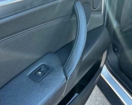 Серый БМВ Х5, объемом двигателя 3 л и пробегом 350 тыс. км за 12000 $, фото 5 на Automoto.ua