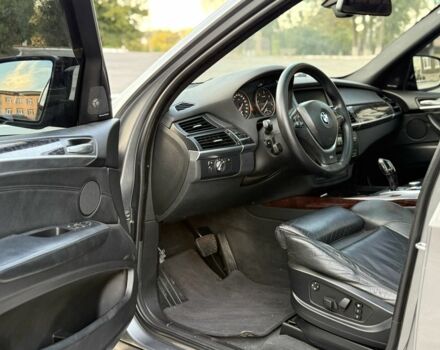 Серый БМВ Х5, объемом двигателя 3 л и пробегом 300 тыс. км за 12600 $, фото 15 на Automoto.ua