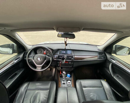 Серый БМВ Х5, объемом двигателя 3 л и пробегом 237 тыс. км за 13700 $, фото 26 на Automoto.ua