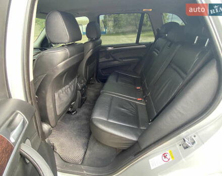 Серый БМВ Х5, объемом двигателя 3 л и пробегом 237 тыс. км за 13700 $, фото 25 на Automoto.ua