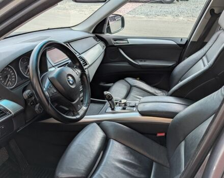Серый БМВ Х5, объемом двигателя 3 л и пробегом 270 тыс. км за 17500 $, фото 6 на Automoto.ua