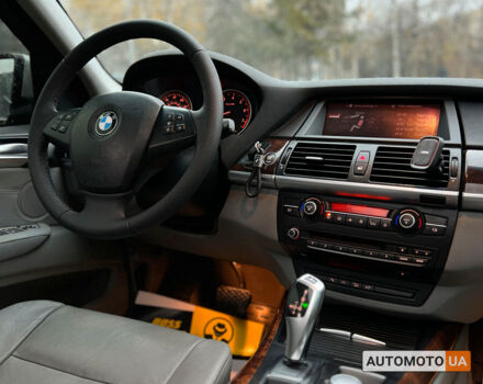Серый БМВ Х5, объемом двигателя 3 л и пробегом 357 тыс. км за 11700 $, фото 13 на Automoto.ua