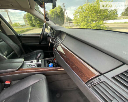 Серый БМВ Х5, объемом двигателя 3 л и пробегом 237 тыс. км за 13700 $, фото 20 на Automoto.ua