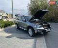 Серый БМВ Х5, объемом двигателя 3 л и пробегом 307 тыс. км за 15900 $, фото 1 на Automoto.ua