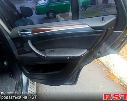 Серый БМВ Х5, объемом двигателя 4.8 л и пробегом 290 тыс. км за 12900 $, фото 4 на Automoto.ua