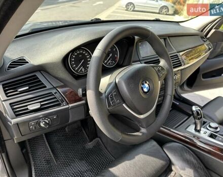 Серый БМВ Х5, объемом двигателя 3 л и пробегом 307 тыс. км за 15900 $, фото 17 на Automoto.ua