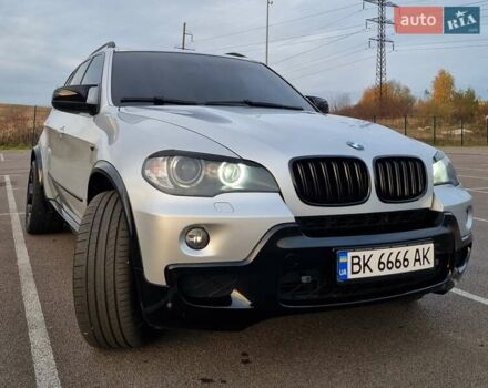 Серый БМВ Х5, объемом двигателя 3 л и пробегом 290 тыс. км за 19999 $, фото 1 на Automoto.ua