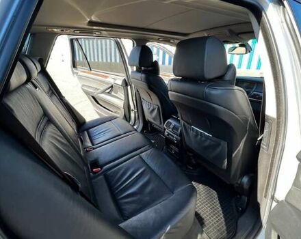 Серый БМВ Х5, объемом двигателя 3 л и пробегом 350 тыс. км за 12000 $, фото 7 на Automoto.ua
