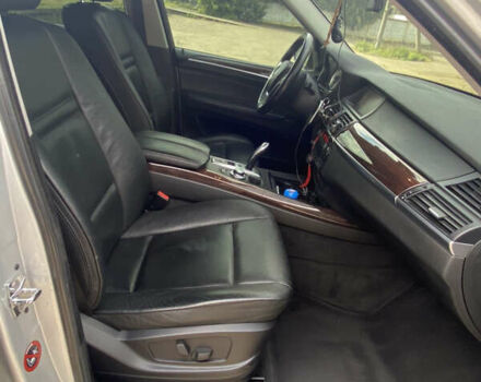 Серый БМВ Х5, объемом двигателя 3 л и пробегом 237 тыс. км за 13700 $, фото 18 на Automoto.ua