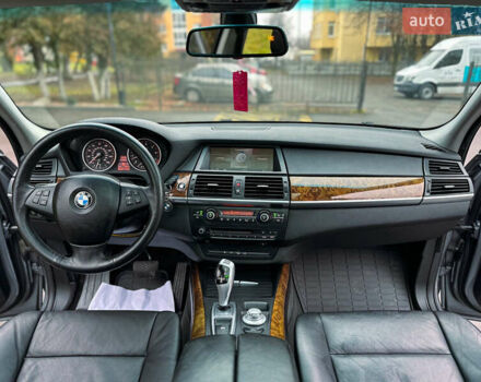 Серый БМВ Х5, объемом двигателя 3 л и пробегом 359 тыс. км за 9999 $, фото 12 на Automoto.ua