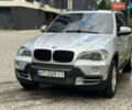 Серый БМВ Х5, объемом двигателя 3 л и пробегом 328 тыс. км за 9300 $, фото 1 на Automoto.ua