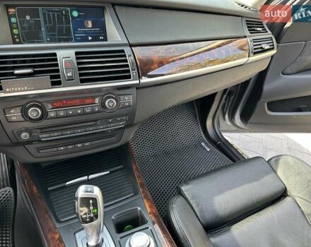 Серый БМВ Х5, объемом двигателя 3 л и пробегом 307 тыс. км за 15900 $, фото 20 на Automoto.ua