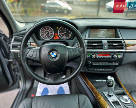 Серый БМВ Х5, объемом двигателя 3 л и пробегом 359 тыс. км за 9999 $, фото 13 на Automoto.ua