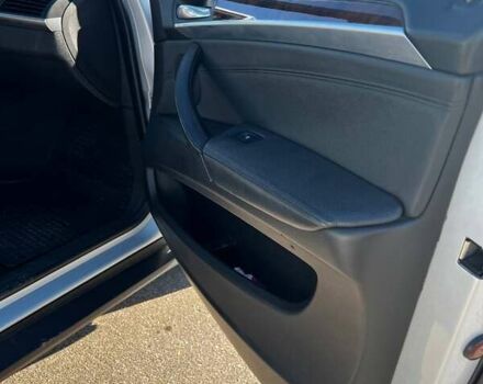 Серый БМВ Х5, объемом двигателя 3 л и пробегом 350 тыс. км за 12000 $, фото 10 на Automoto.ua