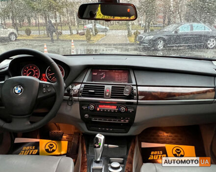 Серый БМВ Х5, объемом двигателя 3 л и пробегом 357 тыс. км за 11700 $, фото 11 на Automoto.ua