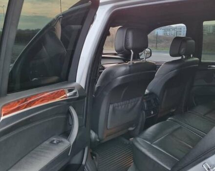 Серый БМВ Х5, объемом двигателя 3 л и пробегом 290 тыс. км за 19999 $, фото 31 на Automoto.ua