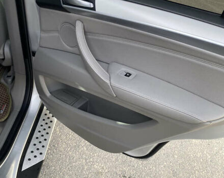 Серый БМВ Х5, объемом двигателя 3 л и пробегом 348 тыс. км за 16800 $, фото 44 на Automoto.ua