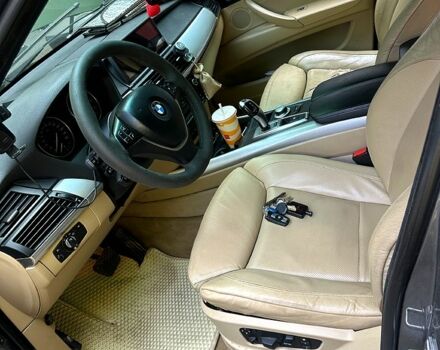 Серый БМВ Х5, объемом двигателя 4.8 л и пробегом 303 тыс. км за 14000 $, фото 11 на Automoto.ua