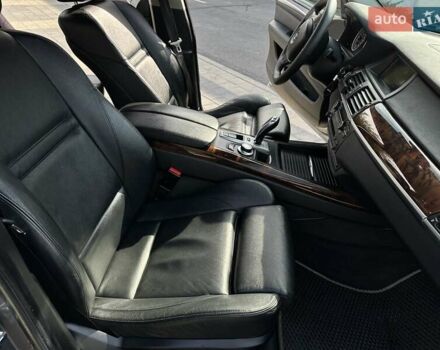Серый БМВ Х5, объемом двигателя 3 л и пробегом 307 тыс. км за 15900 $, фото 13 на Automoto.ua