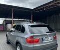 Серый БМВ Х5, объемом двигателя 3 л и пробегом 243 тыс. км за 11000 $, фото 3 на Automoto.ua