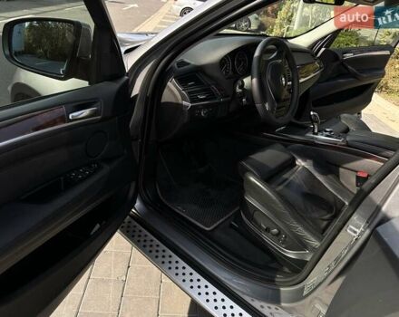 Серый БМВ Х5, объемом двигателя 3 л и пробегом 307 тыс. км за 15900 $, фото 14 на Automoto.ua