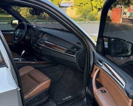 Сірий БМВ Х5, об'ємом двигуна 2.99 л та пробігом 265 тис. км за 14000 $, фото 9 на Automoto.ua