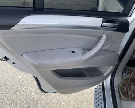 Серый БМВ Х5, объемом двигателя 3 л и пробегом 348 тыс. км за 16800 $, фото 18 на Automoto.ua