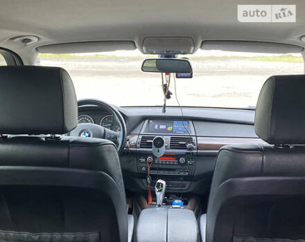 Серый БМВ Х5, объемом двигателя 3 л и пробегом 237 тыс. км за 13700 $, фото 11 на Automoto.ua