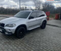 Серый БМВ Х5, объемом двигателя 3 л и пробегом 346 тыс. км за 16800 $, фото 1 на Automoto.ua