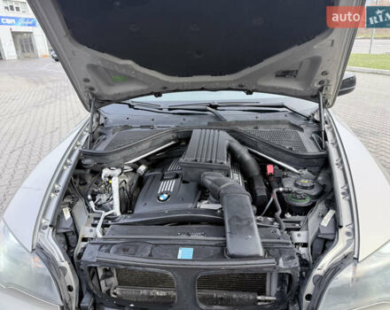 Сірий БМВ Х5, об'ємом двигуна 3 л та пробігом 365 тис. км за 8999 $, фото 45 на Automoto.ua