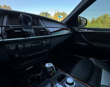 Серый БМВ Х5, объемом двигателя 4.8 л и пробегом 301 тыс. км за 14500 $, фото 4 на Automoto.ua