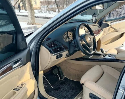Сірий БМВ Х5, об'ємом двигуна 4.8 л та пробігом 210 тис. км за 12500 $, фото 1 на Automoto.ua