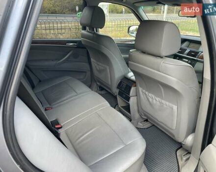 Серый БМВ Х5, объемом двигателя 3 л и пробегом 273 тыс. км за 10900 $, фото 12 на Automoto.ua