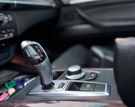 Серый БМВ Х5, объемом двигателя 4.8 л и пробегом 333 тыс. км за 11200 $, фото 7 на Automoto.ua