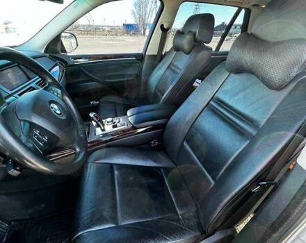 Серый БМВ Х5, объемом двигателя 3 л и пробегом 350 тыс. км за 12000 $, фото 12 на Automoto.ua