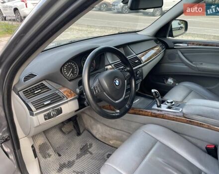 Серый БМВ Х5, объемом двигателя 3 л и пробегом 273 тыс. км за 10900 $, фото 14 на Automoto.ua