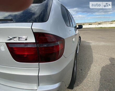 Серый БМВ Х5, объемом двигателя 3 л и пробегом 237 тыс. км за 13700 $, фото 21 на Automoto.ua