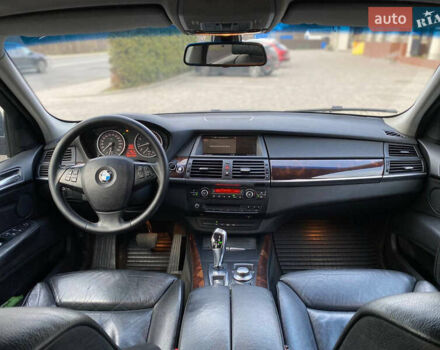 Серый БМВ Х5, объемом двигателя 3 л и пробегом 375 тыс. км за 11200 $, фото 35 на Automoto.ua