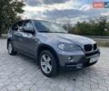 Серый БМВ Х5, объемом двигателя 3 л и пробегом 273 тыс. км за 10900 $, фото 1 на Automoto.ua
