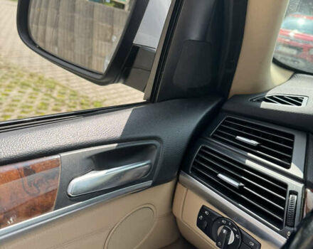 Серый БМВ Х5, объемом двигателя 4.8 л и пробегом 250 тыс. км за 11000 $, фото 7 на Automoto.ua