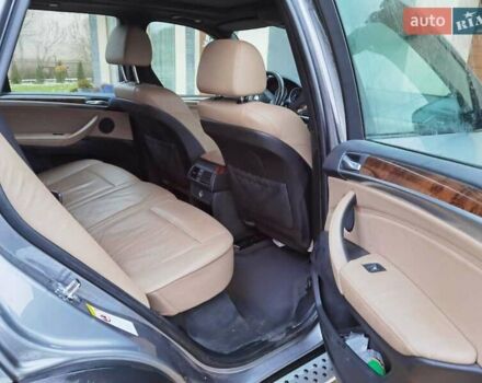 Серый БМВ Х5, объемом двигателя 3 л и пробегом 330 тыс. км за 17000 $, фото 7 на Automoto.ua