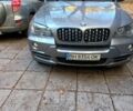 Серый БМВ Х5, объемом двигателя 3 л и пробегом 300 тыс. км за 10500 $, фото 1 на Automoto.ua