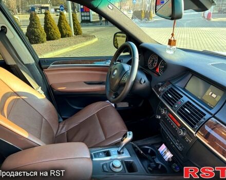 Серый БМВ Х5, объемом двигателя 3 л и пробегом 255 тыс. км за 11500 $, фото 11 на Automoto.ua