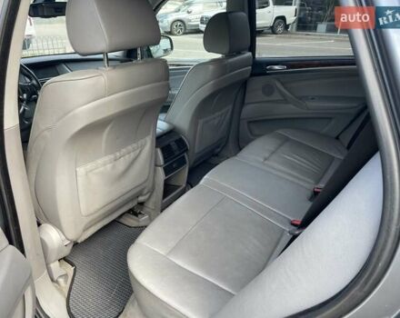 Серый БМВ Х5, объемом двигателя 3 л и пробегом 273 тыс. км за 10900 $, фото 13 на Automoto.ua