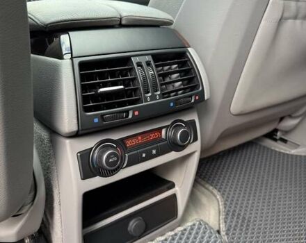 Сірий БМВ Х5, об'ємом двигуна 3 л та пробігом 160 тис. км за 12500 $, фото 17 на Automoto.ua