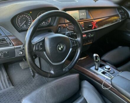 Серый БМВ Х5, объемом двигателя 4.8 л и пробегом 197 тыс. км за 12000 $, фото 11 на Automoto.ua
