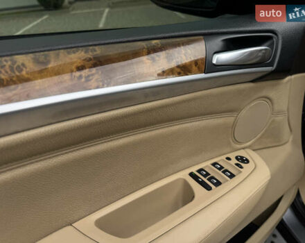 Серый БМВ Х5, объемом двигателя 3 л и пробегом 283 тыс. км за 13950 $, фото 34 на Automoto.ua
