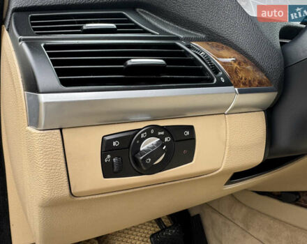 Серый БМВ Х5, объемом двигателя 3 л и пробегом 283 тыс. км за 13950 $, фото 41 на Automoto.ua